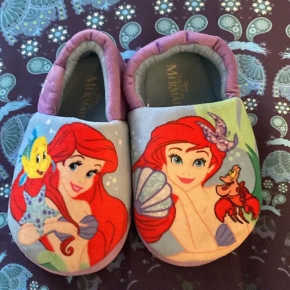 🌈🌈Girls size 9 and 9/10 3 pairs of footwear - Picture 2 of 7